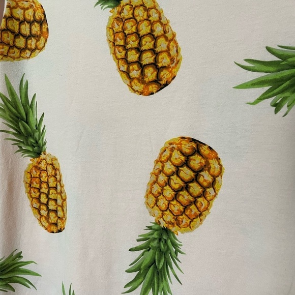 Pineapple tee shirt size XL pink in color, clean, no stains, great condition - Picture 4 of 6